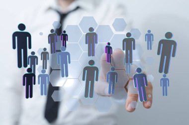 Dijital insan ağı ve küresel verileri birbirine bağlayan iş adamı