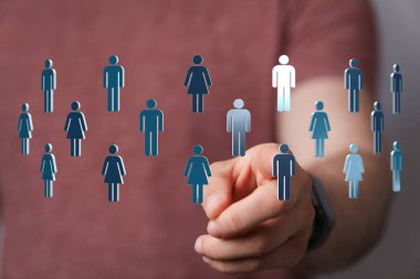 İnsan simgeleriyle dijital iletişim ve ağ kavramı