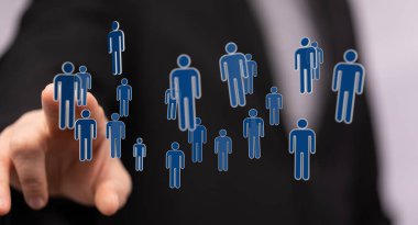 Modern bir iş bağlamında insan bağlantısı ve dijital temas