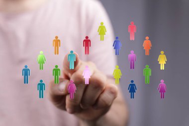 Takım Üyeleri Seçme: Renkli Simgeler ve İnsan Dokunuşu