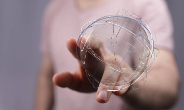 Dijital dünya bağlantısı: Küresel ağa dokunan kişi, yenilik kavramı