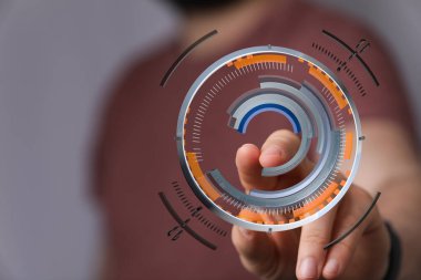 Parmak Dokunuşu ve Gelişmiş Teknoloji ile Etkileşimli Dijital Arayüz