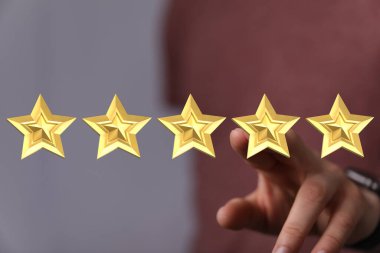 Derecelendirme ve müşteri memnuniyeti için beş altın yıldız