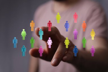 El etkileşimi olan insanların dijital ağ bağlantısı