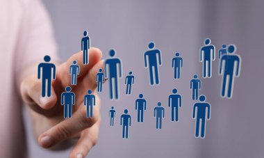 Elle dokunulan ağla insan bağlantısı ve dijital dönüşüm gösterimi