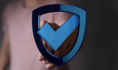 Güvenlik Konsepti İşaretli Dijital Kalkan Tutan Kişi