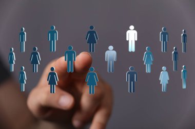 Bağlı insanlar dijital ağ iş konsepti ile el işaretleme