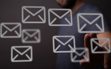 Çoklu E- posta Yönetimi: Dijital İletişim Konsepti