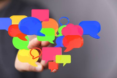 Renkli Konuşma Baloncukları: İletişim & Bağlantısı