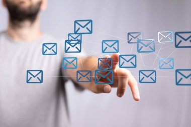 E- posta Ağı Görselleştirmesi ile Etkileşim