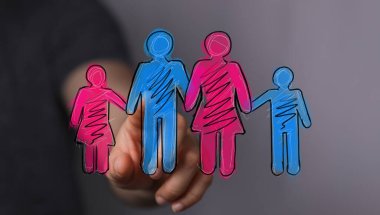 Mutlu Aile Birliği: Dijital El Çizim Figürleri