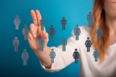 İnsanlara Dokunan Kadın Sosyal Konsept Sembolleri