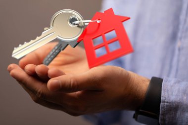 Ev Anahtarları: Yeni Ev, Gayrimenkul