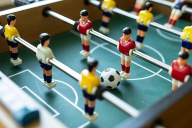 Minyatür Oyuncularla Langırt Masaüstü Oyunu