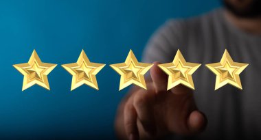 Derecelendirme konsepti mükemmel hizmet için beş altın yıldızla temsil ediliyor.