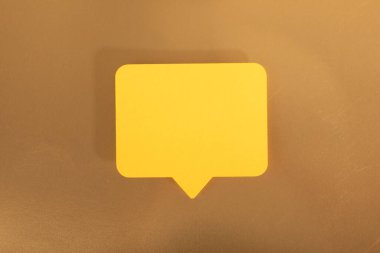 Kahverengi Arkaplanda Boş Sarı Konuşma Kabarcığı