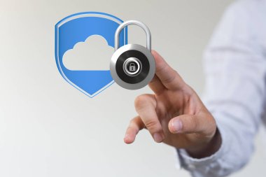 Güvenli Bulut Verisi: Asma Kilit & Kalkan Simgesi