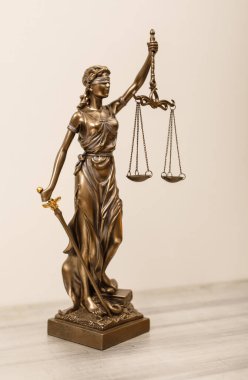 Adalet Heykeli: Hukuk, Mahkeme ve Adaletin Sembolü