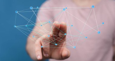 İnsan eli interneti temsil eden sanal ağ çizgileriyle etkileşime giriyor