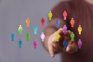 Dijital olarak temsil edilen figürler insan dokunuşu kavramına bağlıdır