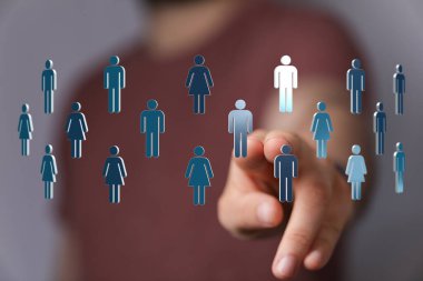 Dijital simgeler tarafından temsil edilen insan ağı, topluluk ve bağlantı.