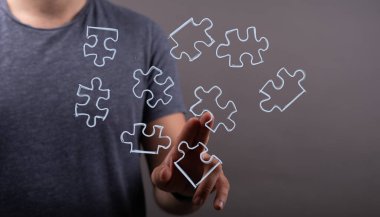 Yapboz Parçalarını Bağlayan Adam: Çözüm, Strateji