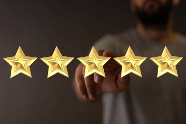 Beş altın yıldıza dokunan adam, mükemmel değerlendirme, deneyim geri bildirimi