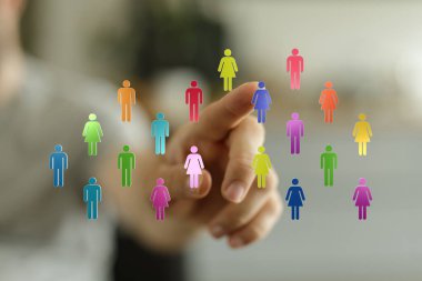 Dijital İnsan Ağı: İnsanları Temsil Eden Holografik İnsanlar Simgesine Dokunmak