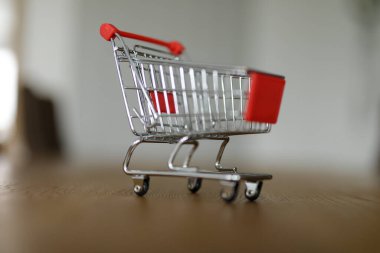 Kahverengi Masada Minyatür Alışveriş Aracı: Satın Alım Kavramı