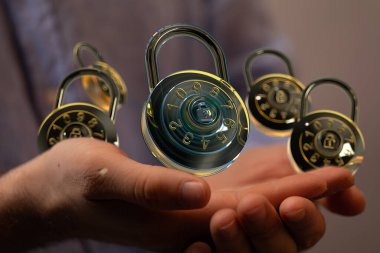 Verilerinizi Güvene Alın: Elinizde Dijital Şifreleme Kilitleri