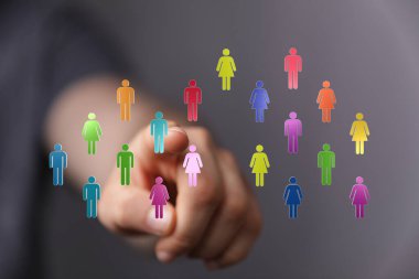 İnsanlarla el etkileşimi ve işbirliği kavramı.