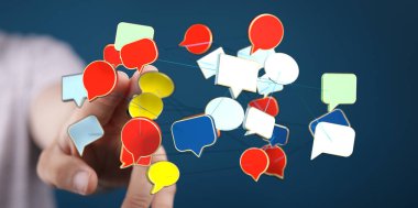 Sohbet baloncukları ve el dokunuşları ile dijital iletişim kavramı