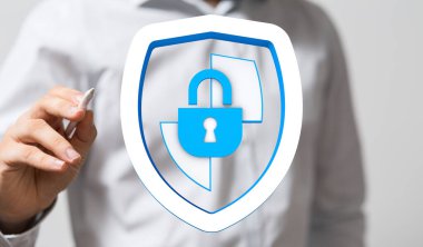 Görünürde bir kalkan ve asma kilit sembolü olan veri koruma kavramı