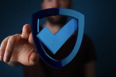 Veri Dijital Güvenlik Kalkanı Sembolü ile Korunuyor