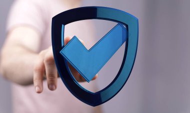 Üzerinde kontrol işareti olan mavi bir kalkanı işaret eden kişi, koruma kavramı