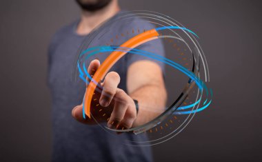 Küresel bağlantıyı temsil eden dijital dairesel arayüzle etkileşim