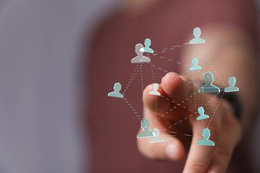 İnsan figürleri ve çizgilerine bağlı ağ kavramı, işbirliği ve takım çalışması