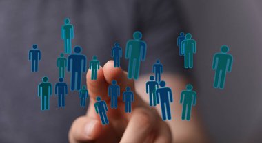 Dijital insan bağlantısı ve insan simgeleriyle takım çalışması kavramı