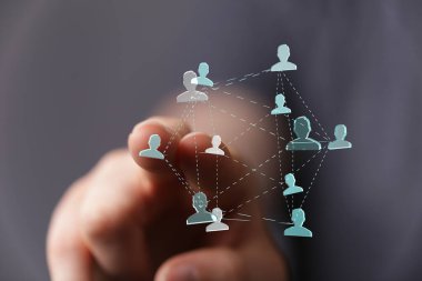 Dijital Ağ Dokunuşu: Bağlantı, Topluluk ve İnsan İşbirliği