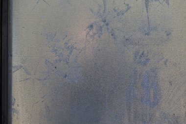 Serin mavi fırça darbeleriyle soyut doku arkaplanı