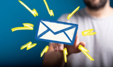 Hızlı E- posta Teslimatı: Anında Mesajlaşma Konsepti