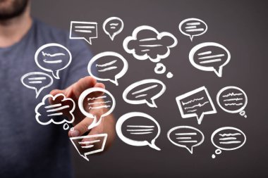 Yüzen Konuşma Baloncuklarıyla Etkileşim: İletişim Konsepti