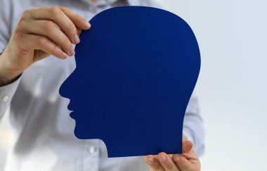 İnsan Zihnini Anlamak: Kimliği Kabul Et