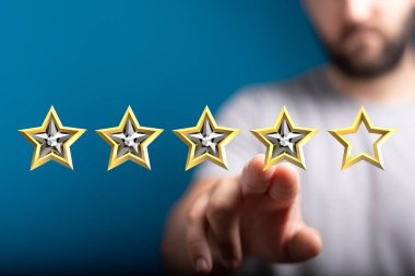 Derecelendirme Yıldızları, İncelemeler İçin Dördüncü Yıldızı Seçiyor