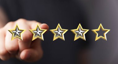 Mükemmel İnceleme Değerlendirmesi İçin Dört Altın Yıldız Gösteriliyor