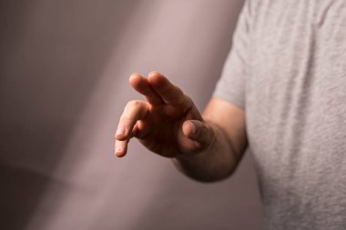 Uzanan El Hareketi Bağlantı, Davet ve Etkileşim