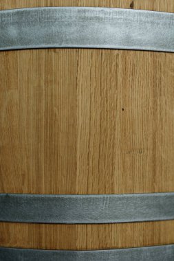 Metal bantlı ahşap fıçı dokusu