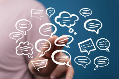 Yüzen Konuşma Baloncuklarıyla Etkileşim: İletişim Konsepti