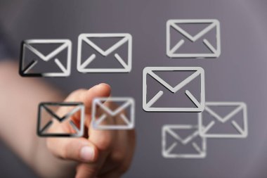 Çoklu E- posta Yönetimi: Bir Parmak Ucu Çözümü