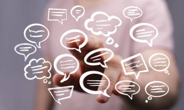 Yüzen Konuşma Baloncuklarıyla El Etkileşimi: İletişim Konsepti